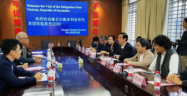 Chinese university names Seychellois as special expert for coconut carving Chinese university names Seychellois as special expert for coconut carving
