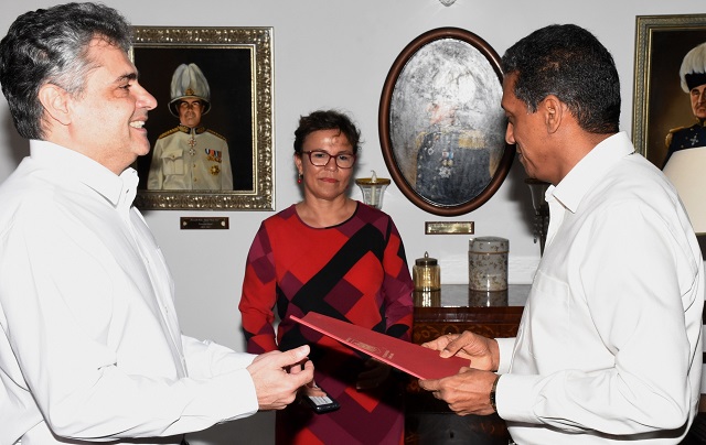 First-ever Romanian ambassador to Seychelles visits island nation, meets president