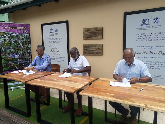 100,000 trees to be planted in Seychelles by Xmas with help from jobless tourism workers 100,000 trees to be planted in Seychelles by Xmas with help from jobless tourism workers