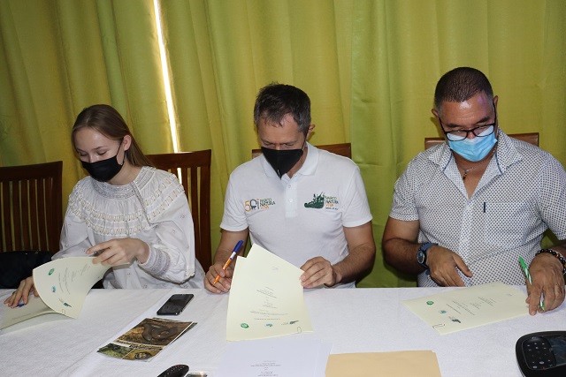 Seychelles’ parks authority renews agreement for international research on bats and giant tortoises