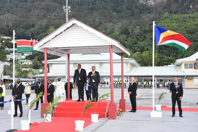 “Karibu Ushelisheli!”: President Kenyatta receives state welcome in Seychelles