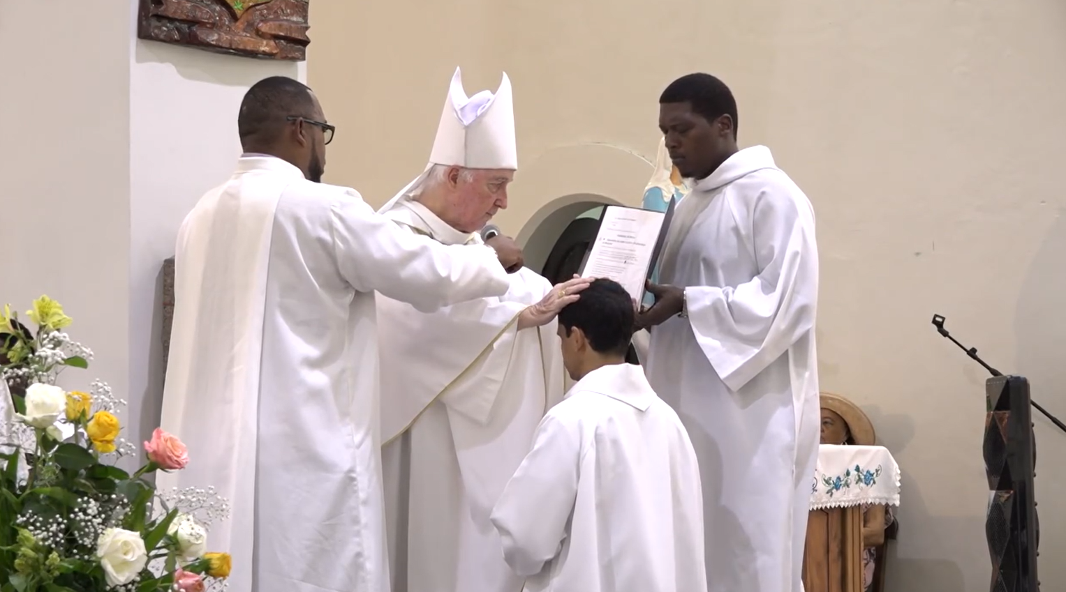 Nouvo Dyak, Dyosez Por Victoria