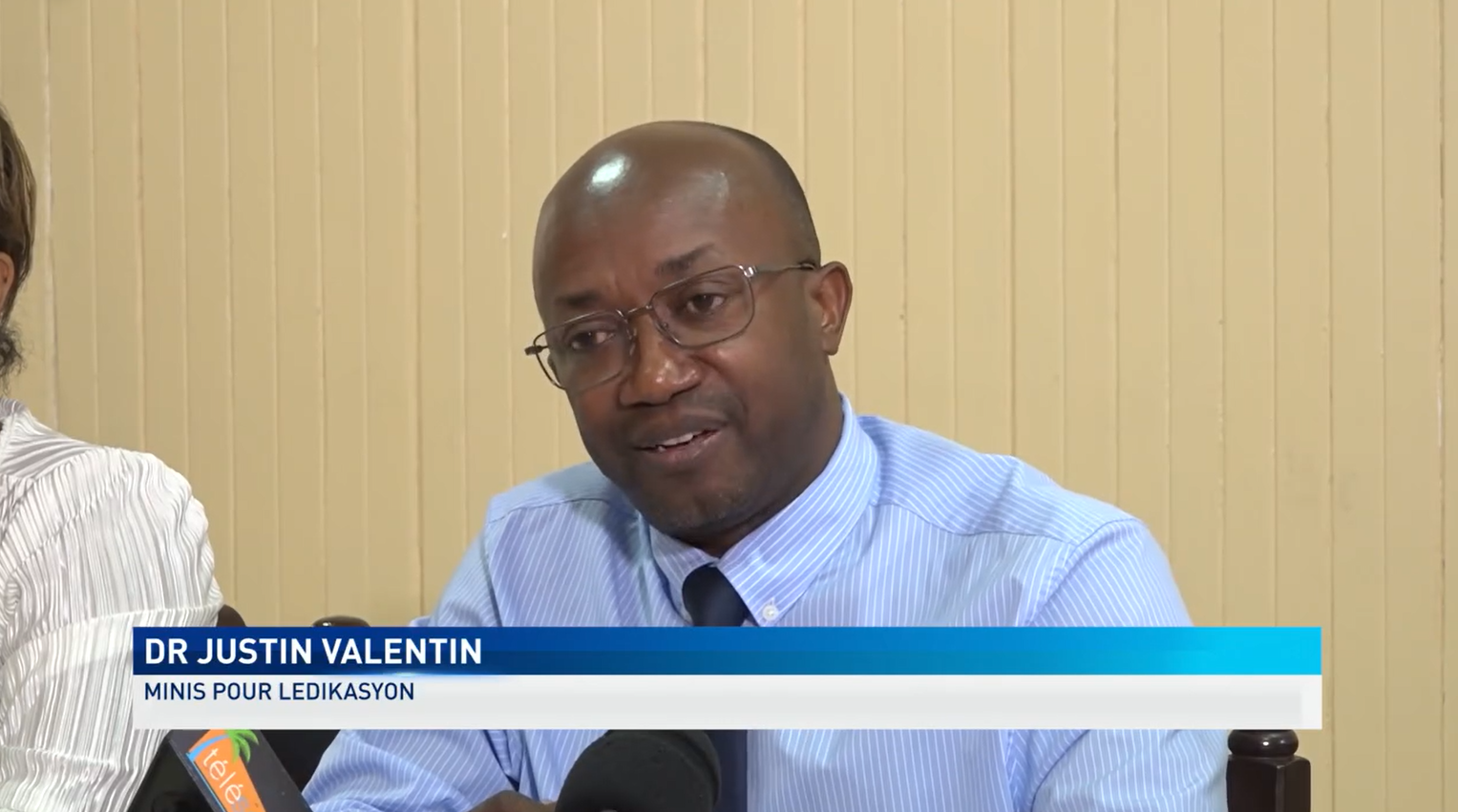 Pour larantre lekol Leta pour sa nouvo lannen skoler