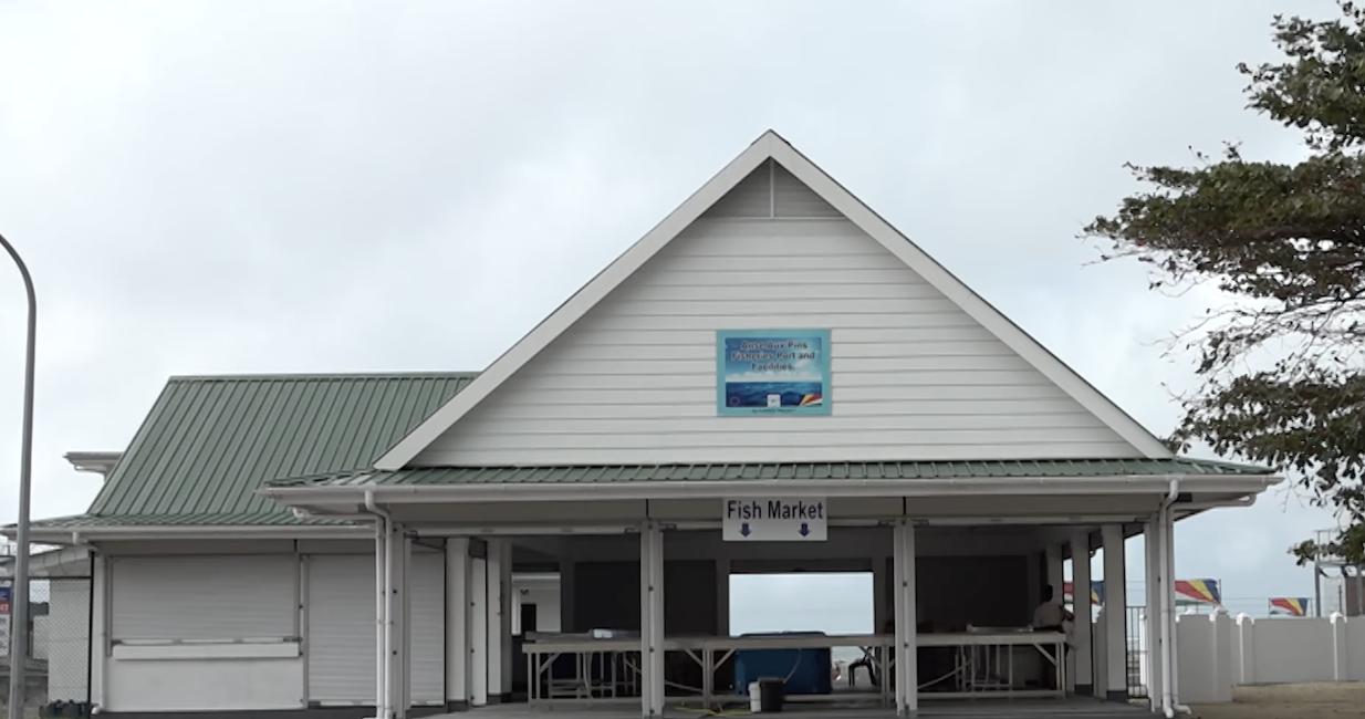 In annan konsern ki pa tou peser ki pe servi nouvo bazar kin ouver dan distrik Anse Aux Pins