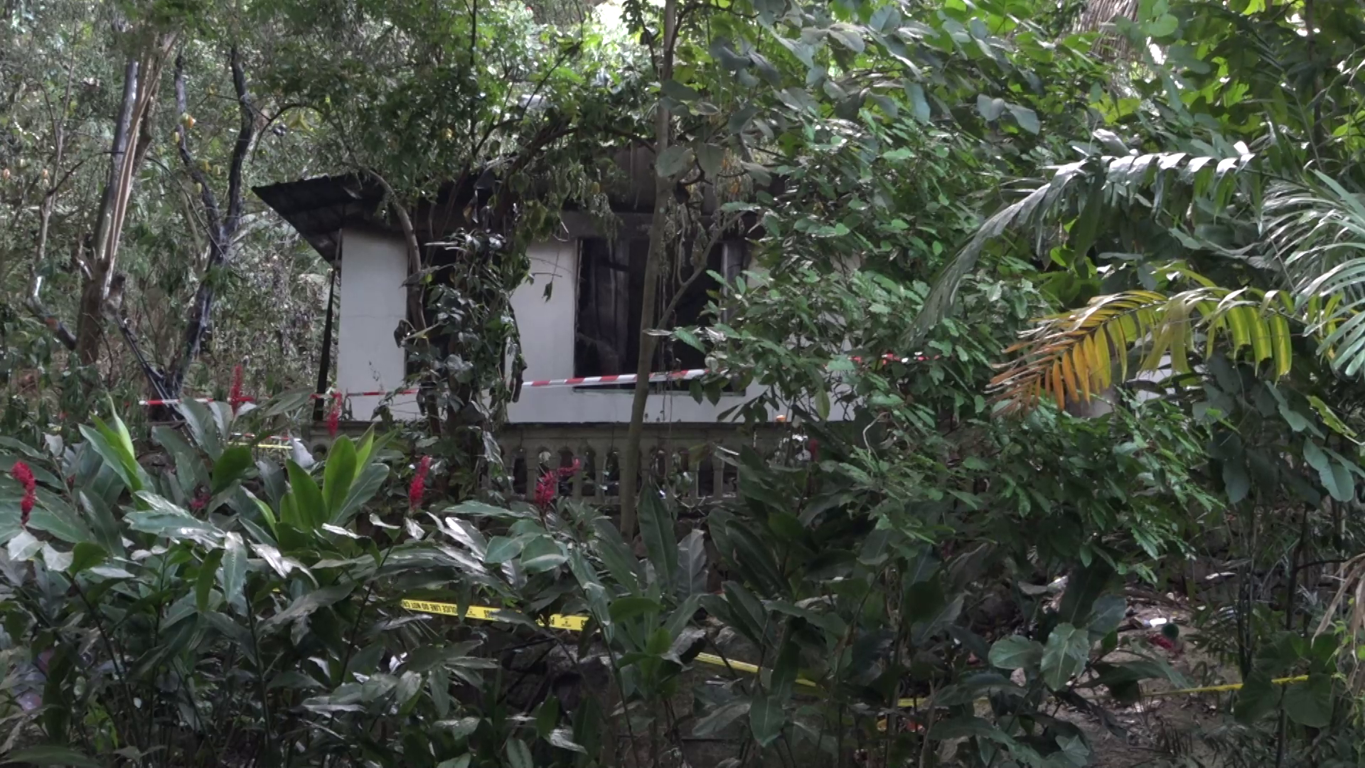 Lensidan Dife: En Zonm i Perdi Lavi Baie St. Anne, Praslin