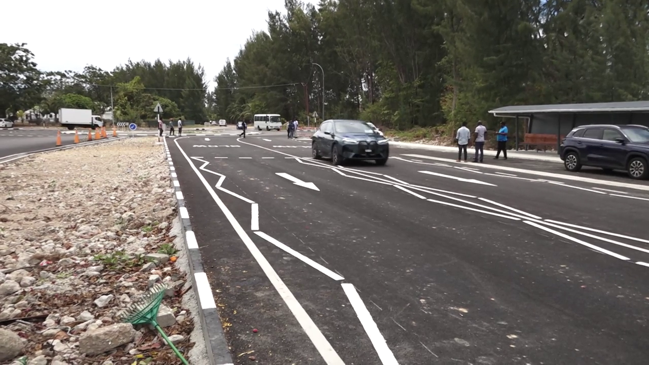 Nouvo semen 2 lane Ile Du Port in ouver ofisyelman