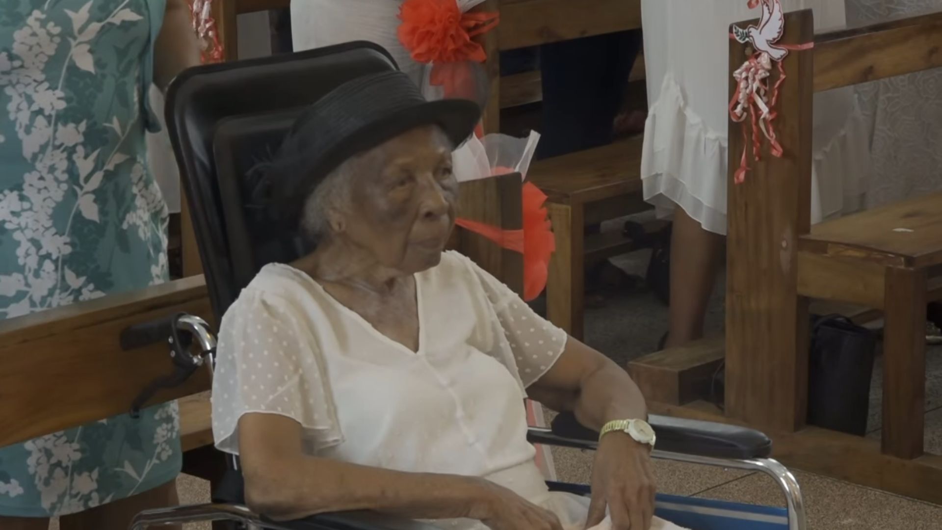 Madanm Regina Lepathy, ki le sel santener Takamaka, in selebre son 101enm laniverser.