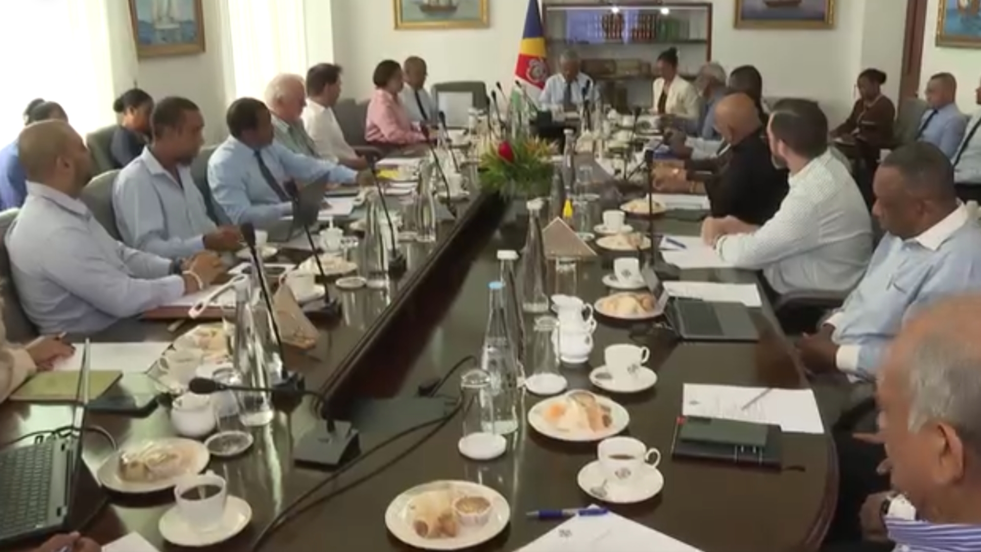 Sekter prive ek gouvernman pe travay ansanm pou amelyor lanvironnman biznes dan pei