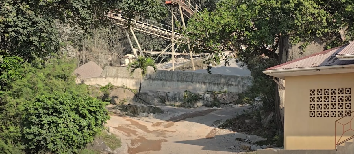 Loperasyon pour detrir bann leksplosiv ki’n ekspire, lo Praslin.