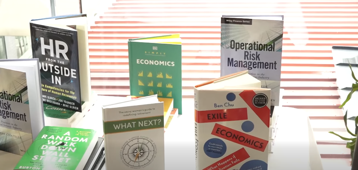 Lotorite Servis Finansyel (FSA) donasyon liv avek Bibliyotek Nasyonal