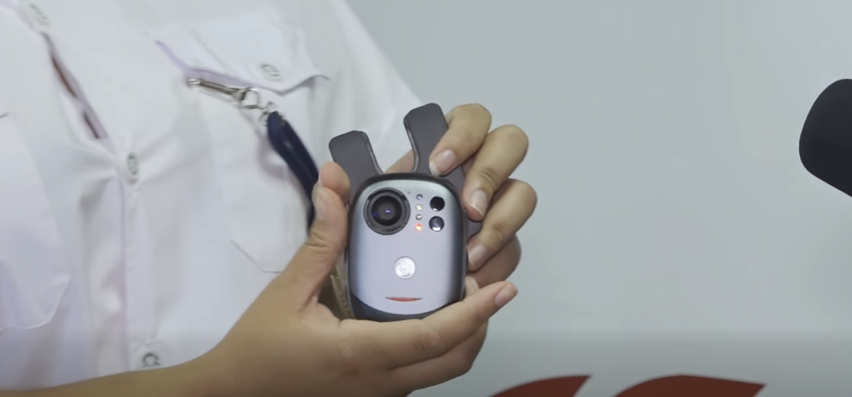 Lafors Lapolis in ganny 40 kamera ki son ban zofisye pou met lo zot letan zot pe fer zot travay sirtou  dan kominote.