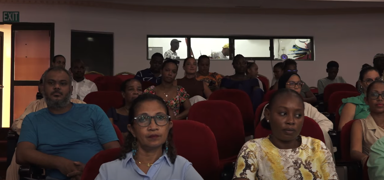 Lasosiasyon ansennyan Franse