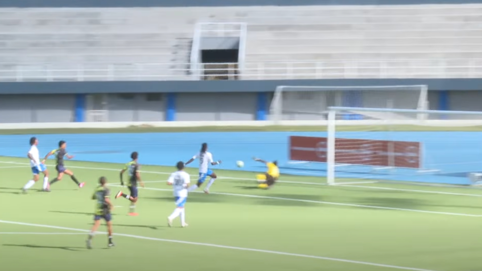 Lekip St.Louis in ganny son premye pwen dan Absa Premier League  sa sezon. I ti bat son oponan sorti praslin Revengers lo score 1-0.