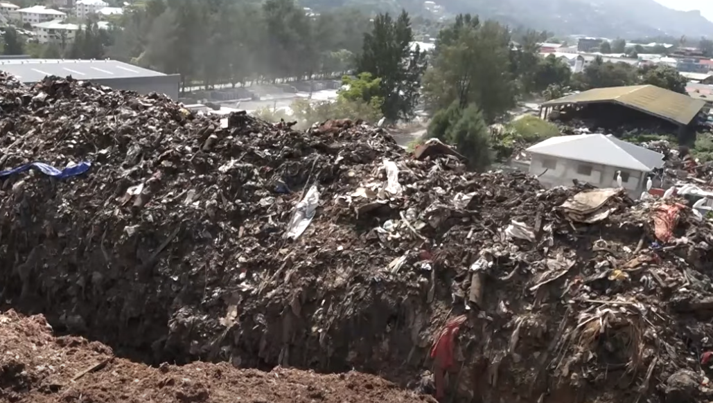 Lenterdiksyon  lo deversman salte lo landfill Providans