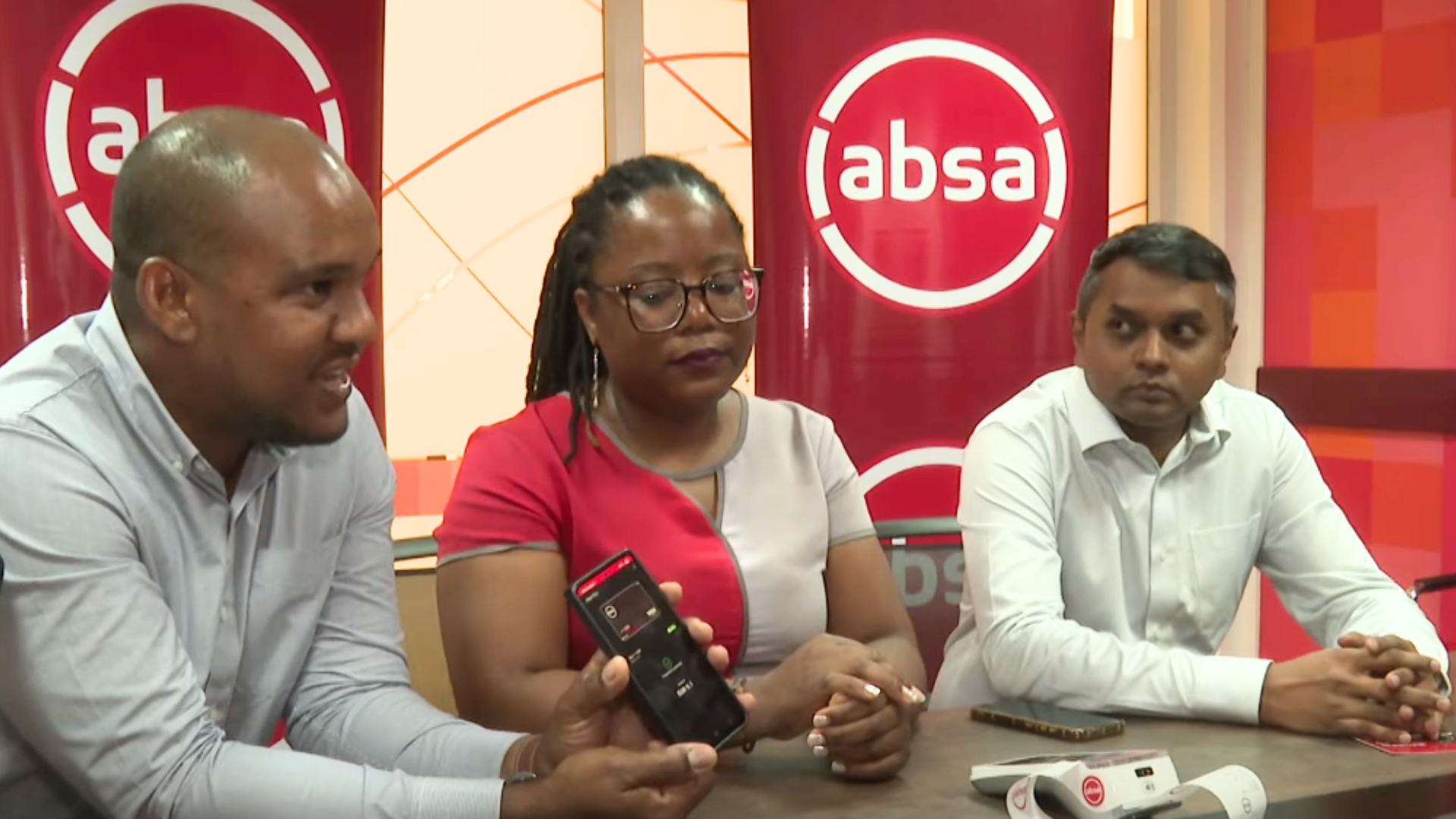 Bann kliyan labank Absa i aprezan annan en lot opsyon pou fer zot peyman.