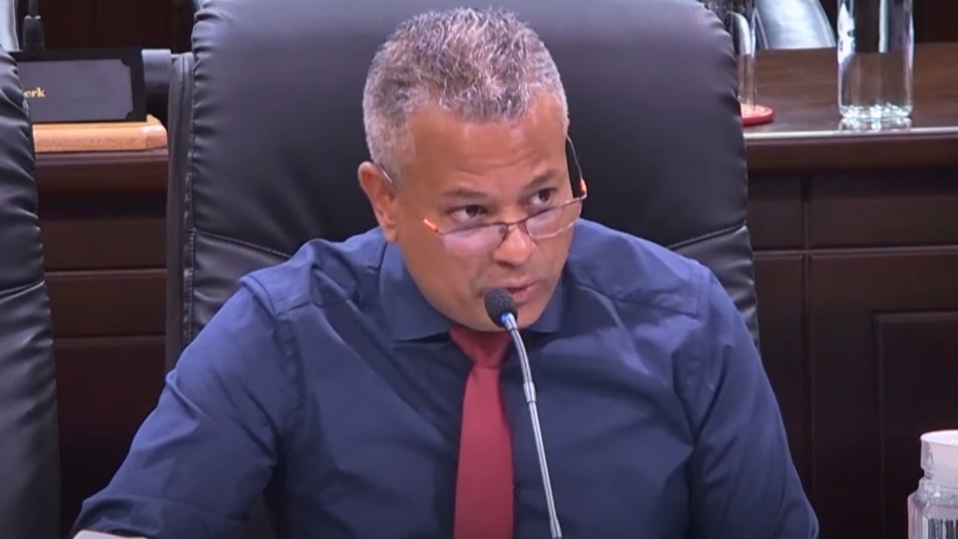 Gouvernman pe propoz letrodiskyon en lazans ki pour fer fas avek tou laspe lasante mantal dan pei.