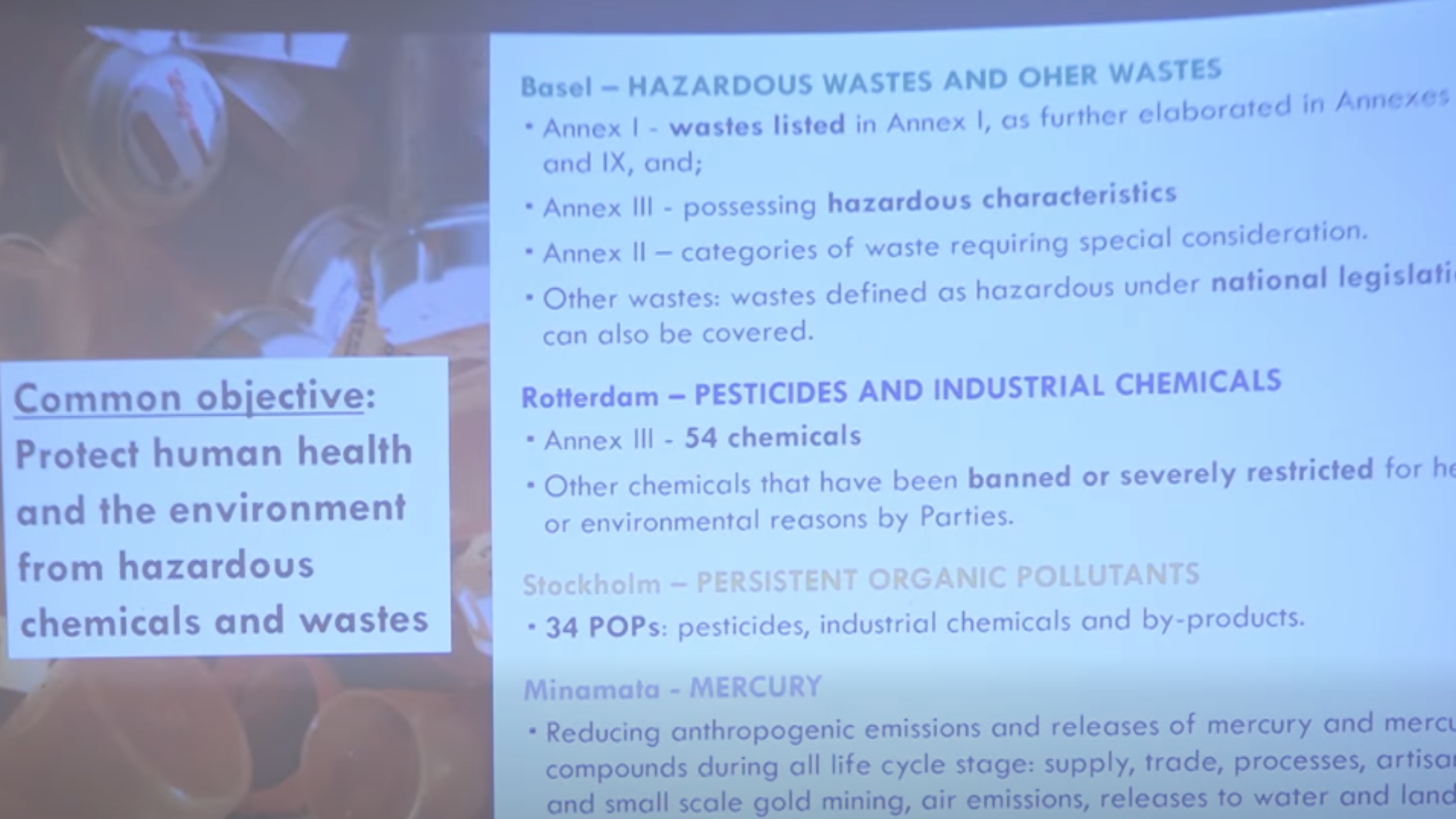 Minister responsab pour Lanvironnman, ansanm avek Progranm Devlopman Nasyon Ini (UNDP), pe fer en formasyon pou ed bann zofisye lotorite lanvironnman