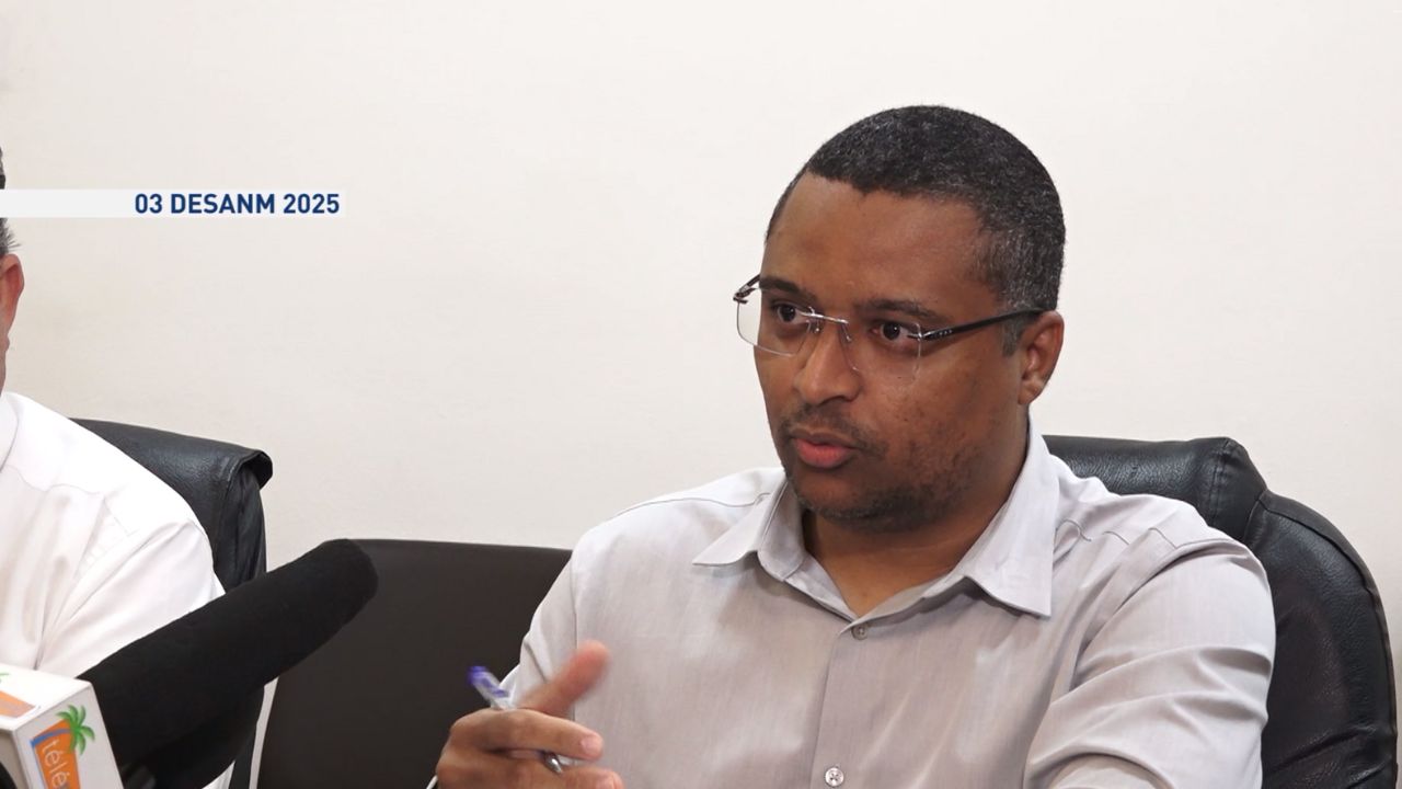 Lasanm Komers i dakor ki gouvernman in pran desizyon pou retourn tyek dan sistenm banker.