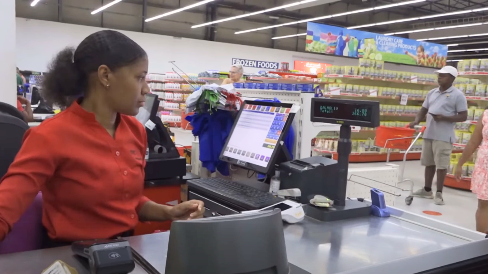 Lazans pour Proteksyon Sosyal pe rekonmans sa progranm kart STC, en linisyativ lasistans sosyal vize avek bi siport bann endividi ek fanmir ki pli dan bezwen.