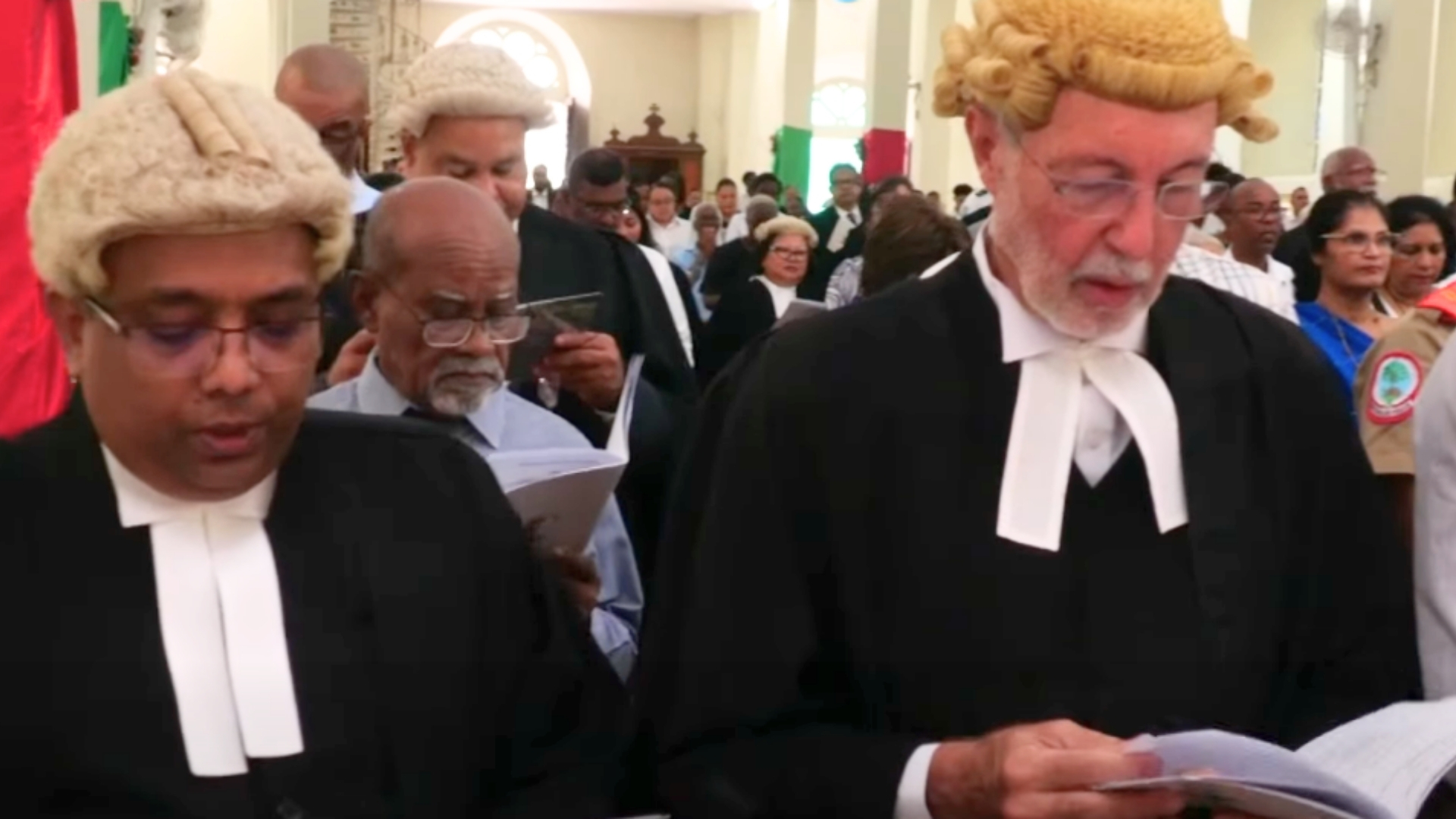 Lakour Siprenm in re-ouver pour sa lannen.