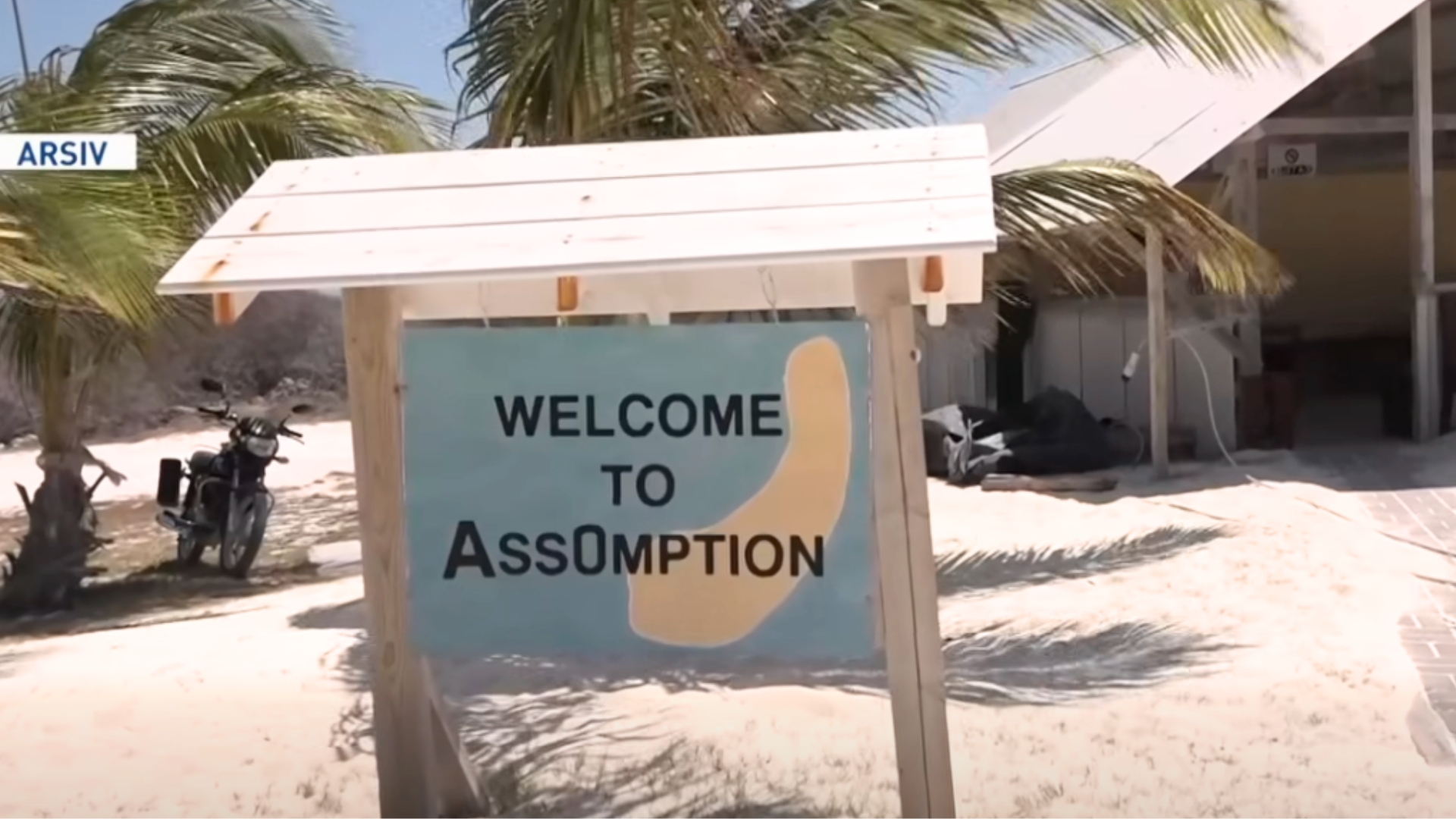 Komisyon lanket dan sa proze Assumption pour fer son premye sesyon an piblik ozordi 8er edmi bomaten kot Lakour Dapel.