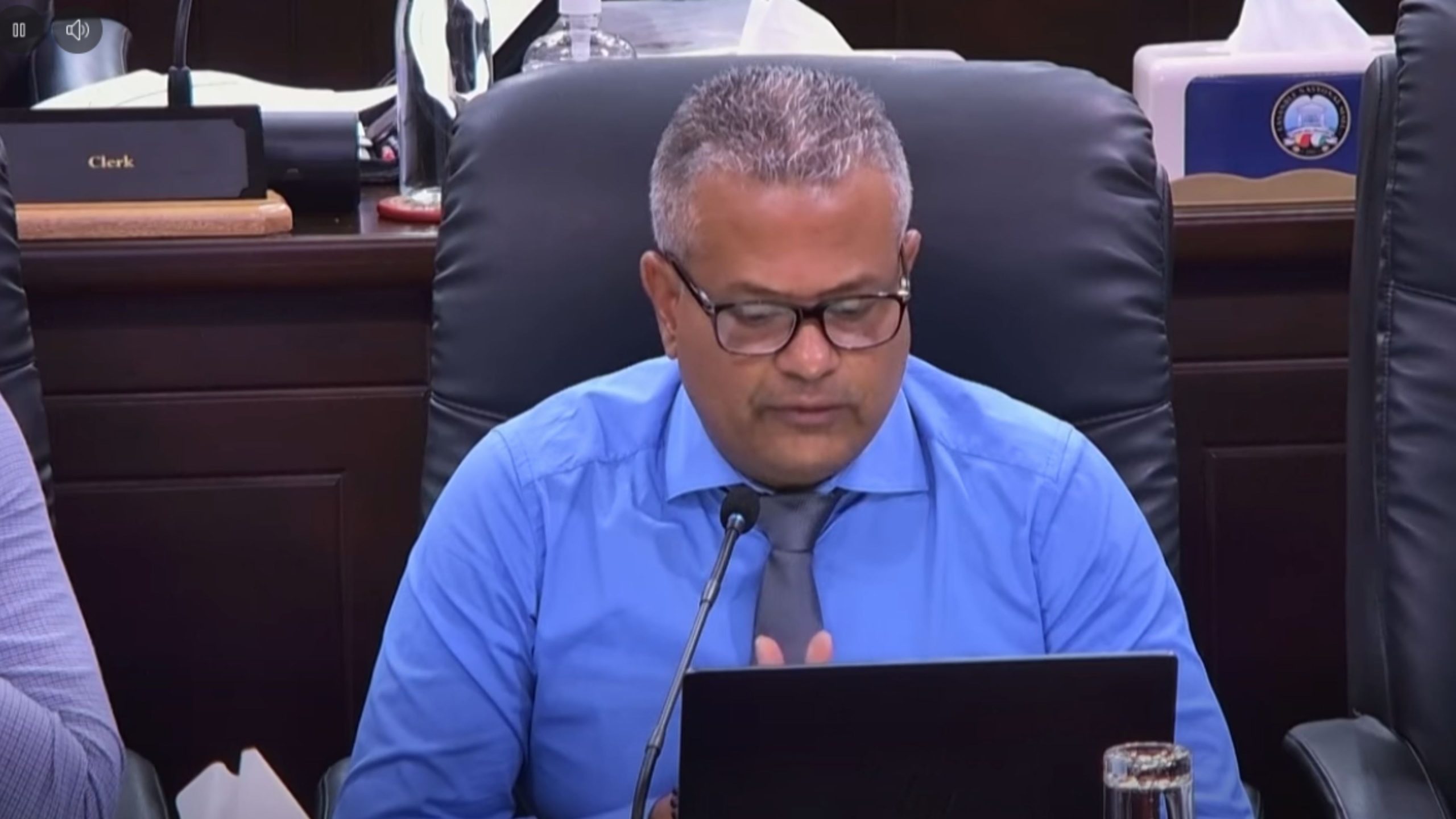 Lenstiti Nasyonal pour Lasyans, Teknolozi e Inovasyon (NISTI) in ganny son bize pour li komans son travay konman en lenstiti.