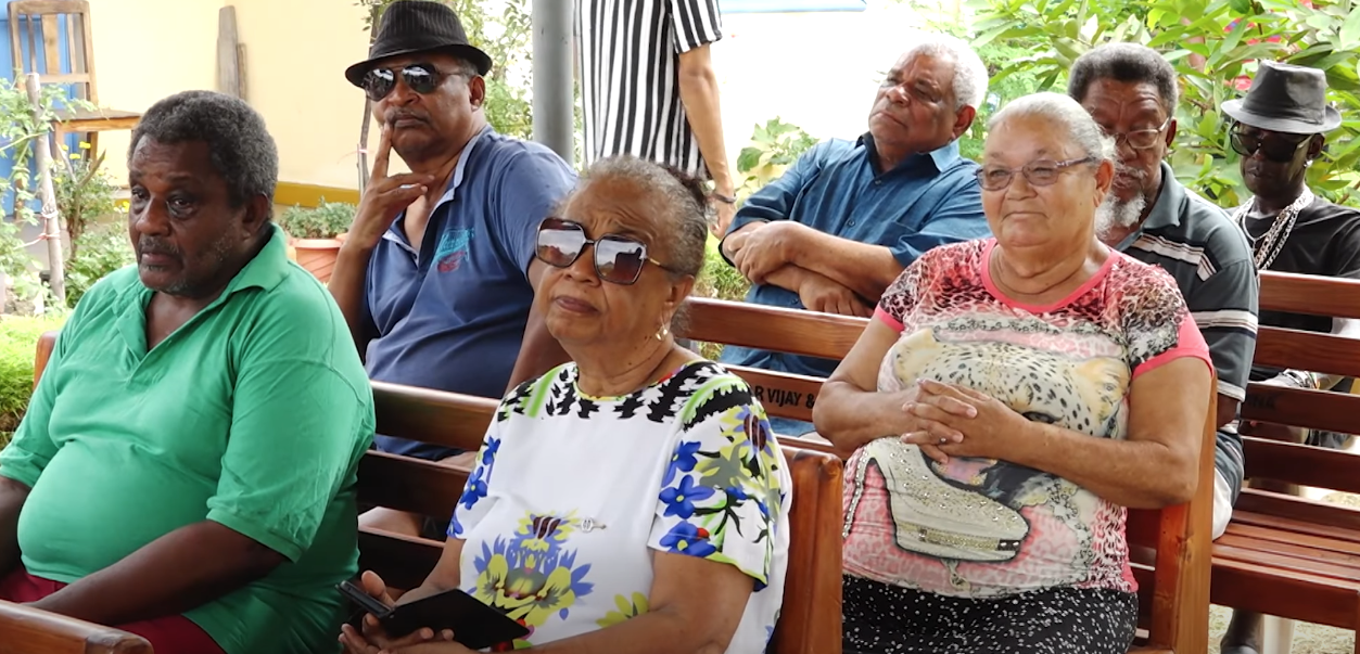 Donasyon ban Pointe Larue rezidans dimoun aze