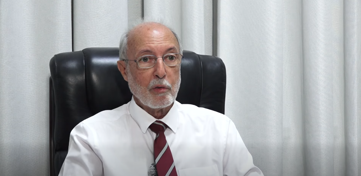 Tyermenn Komite Lasanble lo lasosiasyon bann distrik Victoria, ki zot manda ti pou swazir 3 non pou anvoy pour Prezidan, pou swazir en Mer lavil, Bernard Georges, in  dir ki zot ti tir politik dan zot travay.