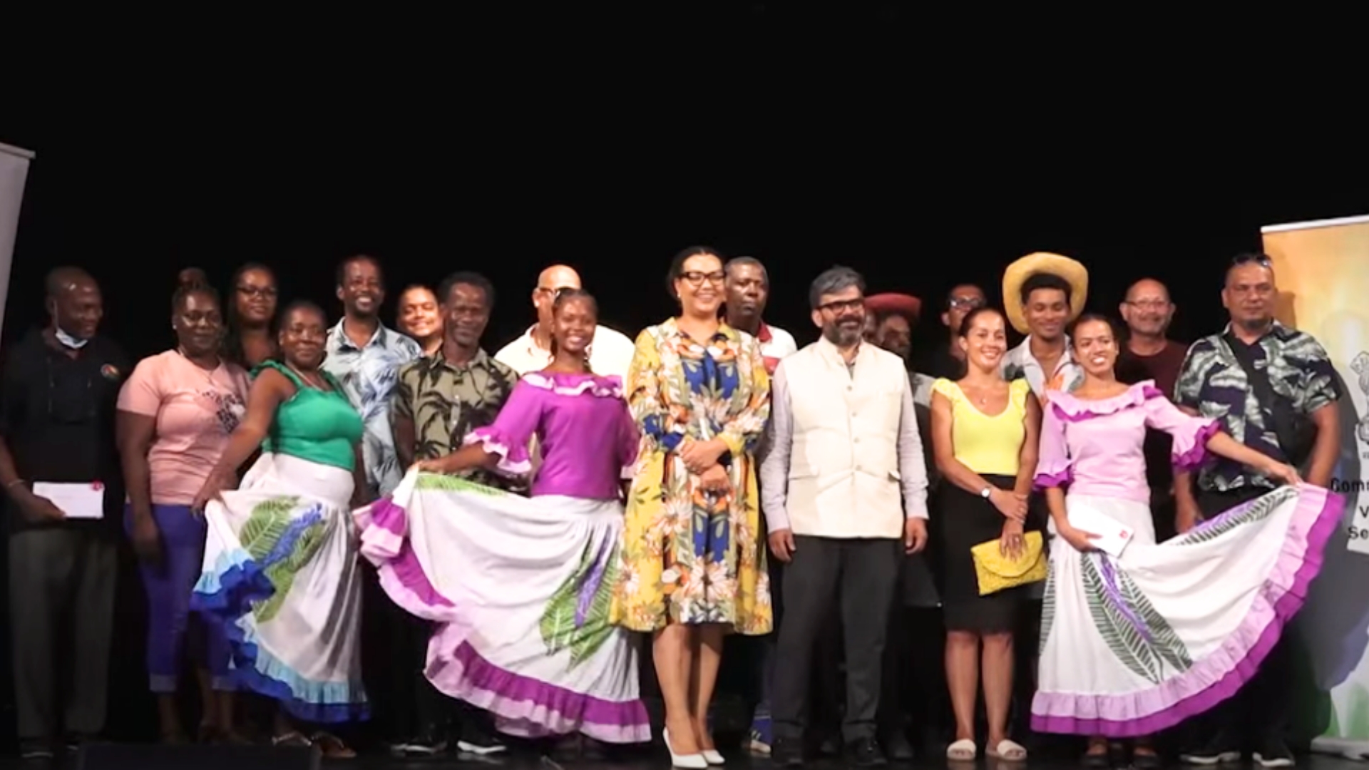 En delegasyon 20 partisipan pe al demontre ladans Moutya e osi zot materyo artizanal kot 39yenm edisyon annyel ‘Surajkund International Crafts Mela’ dan Lenn.