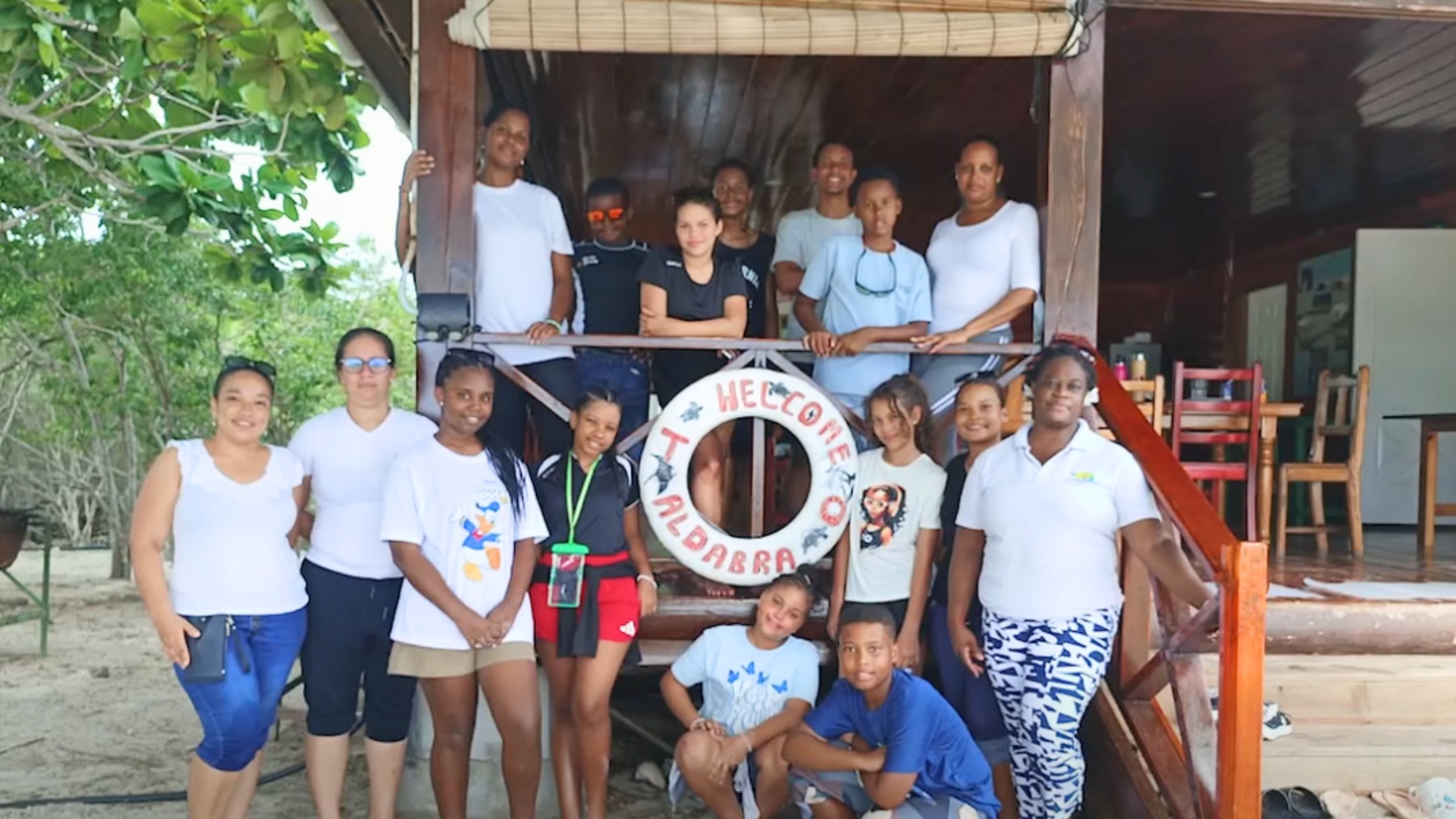 En group etidyan ki form parti klib ‘Eco School’ i’n aprann plis lo konservasyon ek proteksyon lanvironnman.