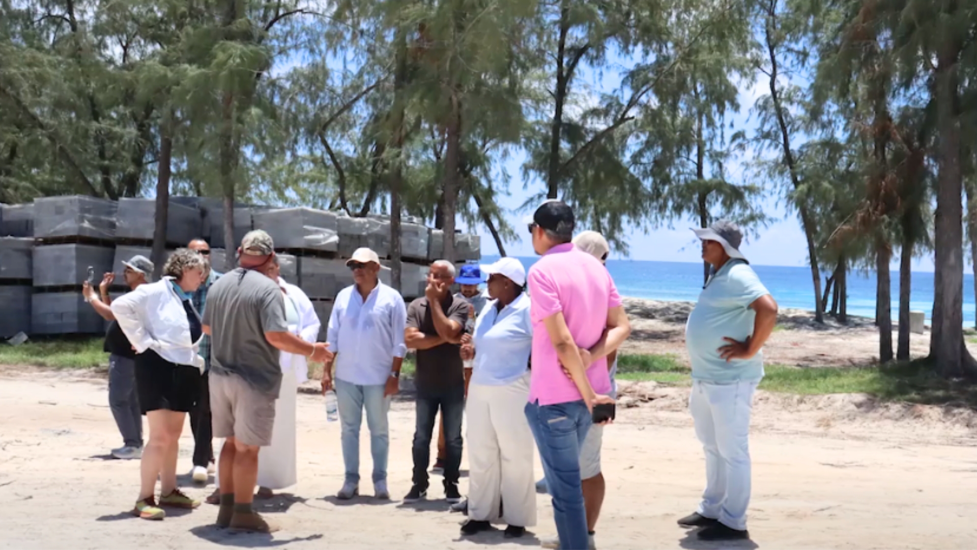 ‘Task Force’ ki pe fer evalyasyon lo biodiversite Assomption ti vizit sa zil.