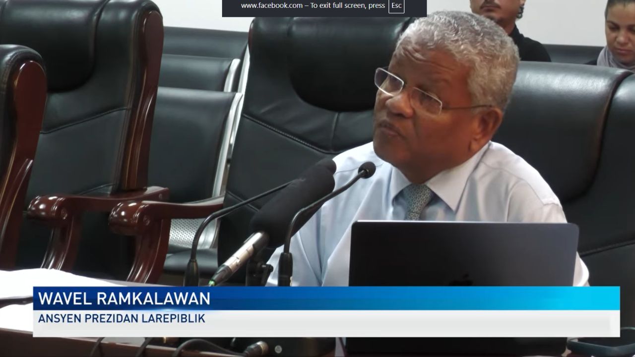 Ansyen Prezidan Wavel Ramkalawan i dir ki i’n servi Sesel avek lwayote san pran okenn gous