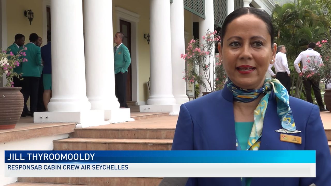 Prezidan Patrick Herminie in remersi lekip Air Seychelles