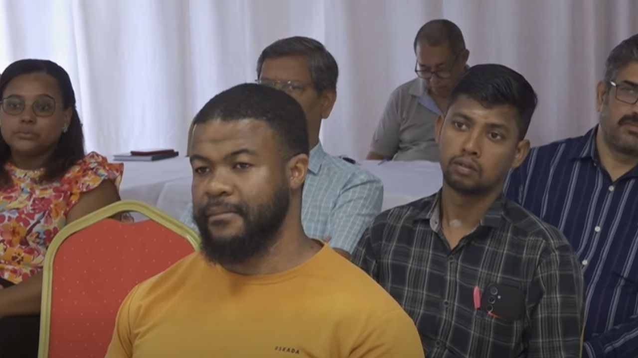 Komisyon Komers Zis (FTC) in organiz en sesyon pour en group biznes aprofondi zot konesans lo bann prosedir ek regilasyon.