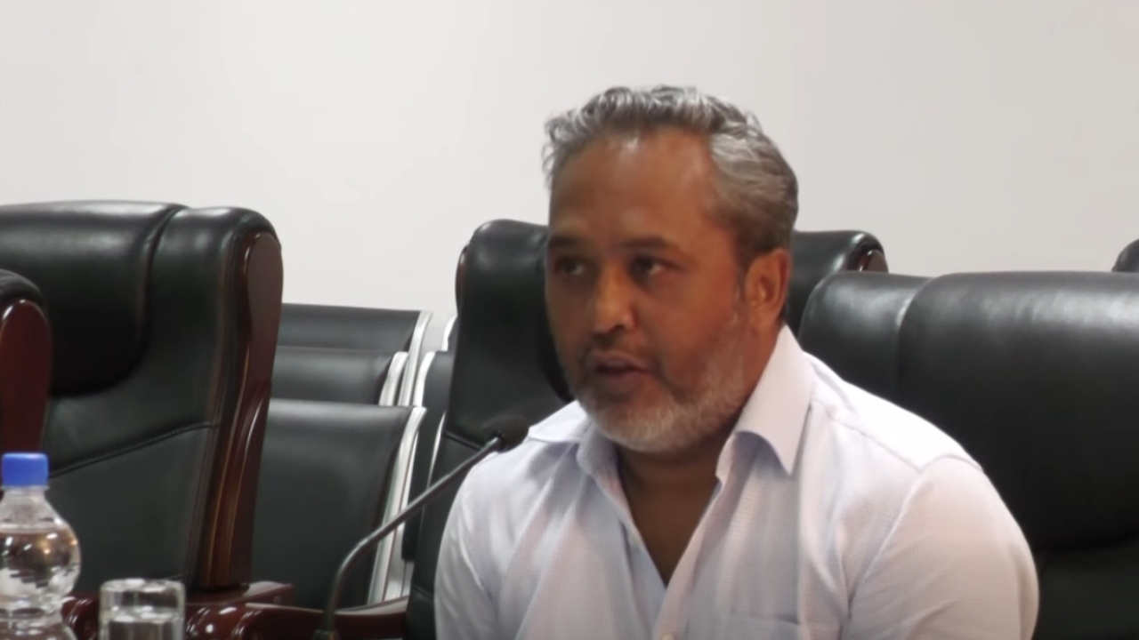 Komisyon lanket lo sa proze lotel lo zil Assomption ti kontiny son travay yer.