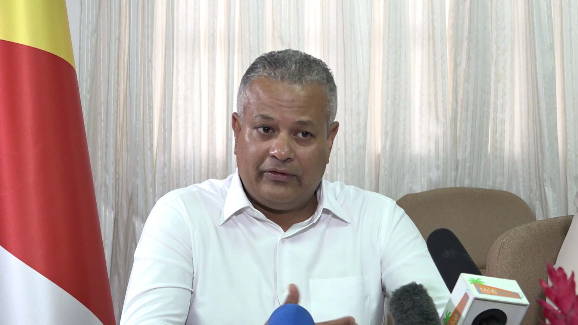 Minis i’n aprouve pou anmas dizef zwazo pandan sezon rekolt sa lannen.