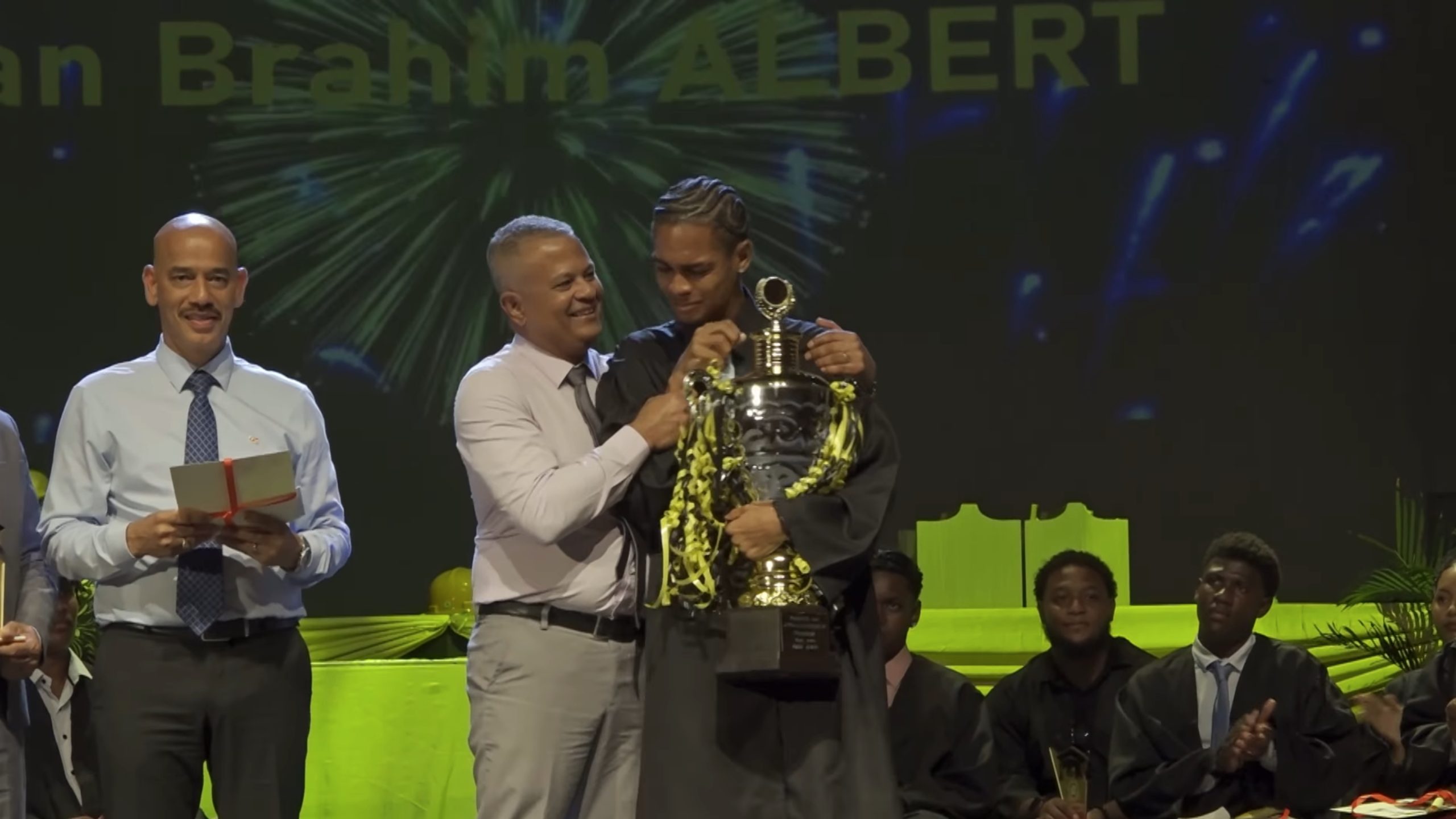 Rohan Albert, i meyer etidyan Lenstiti Teknolozi (SIT) pour lannan 2025 in ranport lakoup Prezidan.