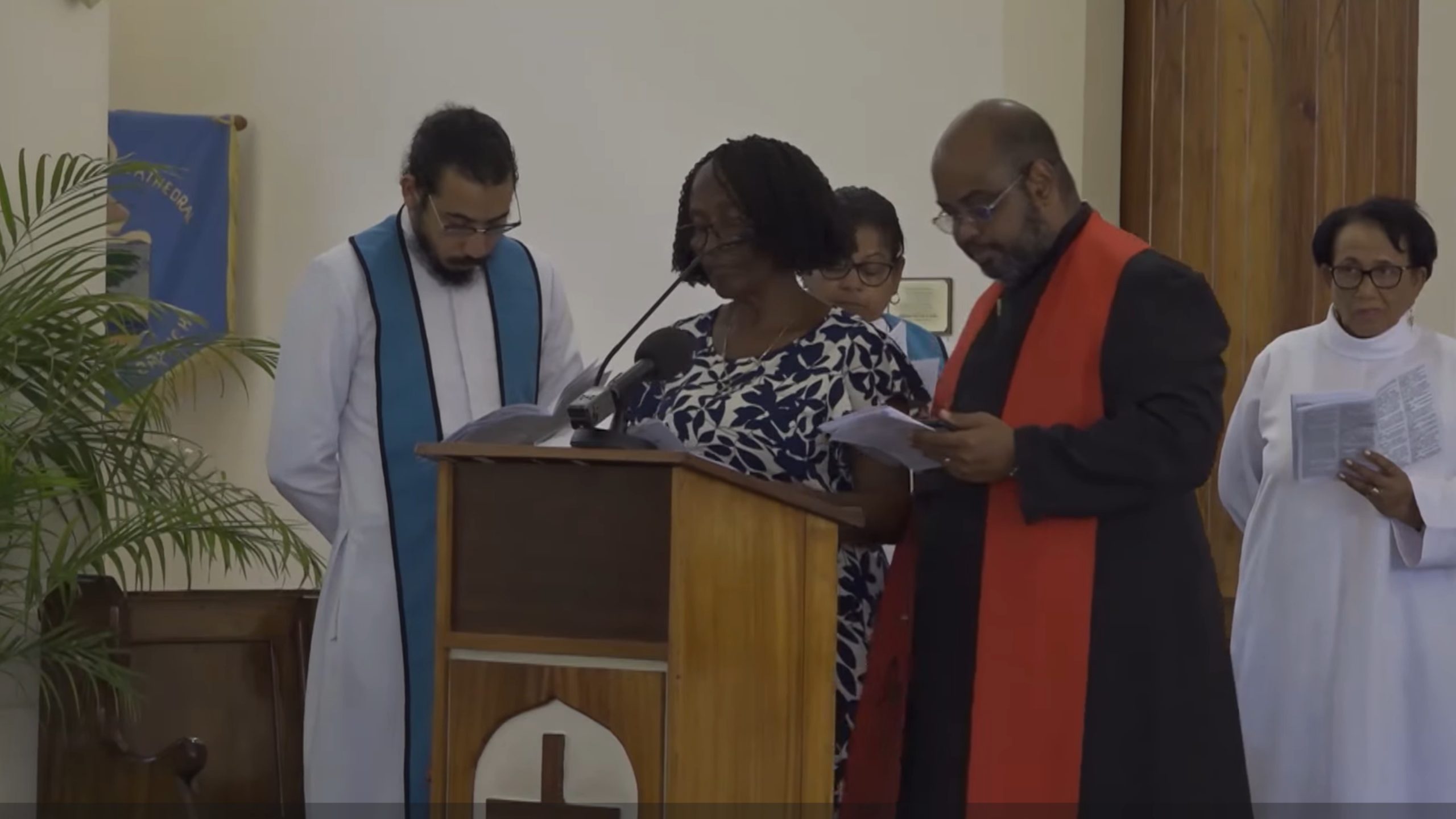 Vandredi Sen bann parwasyen e lezot krwayan ti rasanble dan en lanmes kot Katedral Saint Paul.