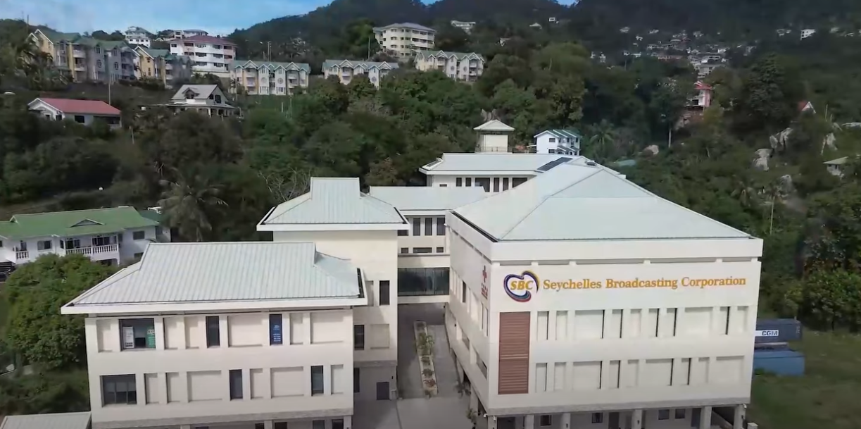 SBC pe gradyelman bouze sorti Hermitage pou al SBC House