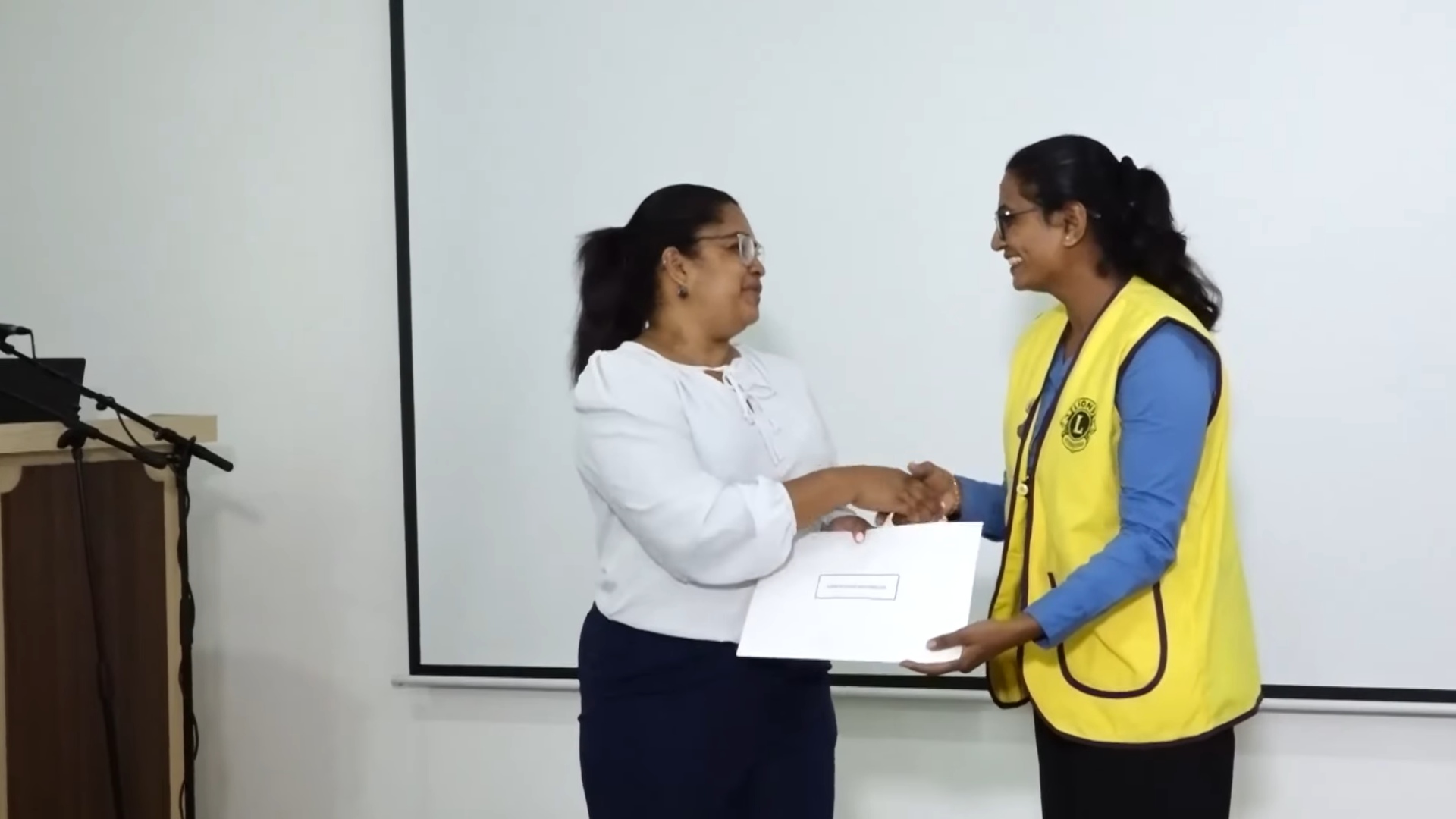 Plizyer lorganizasyon non gouvernmantal in ganny zot lagreman pour proze anba National Grants funding