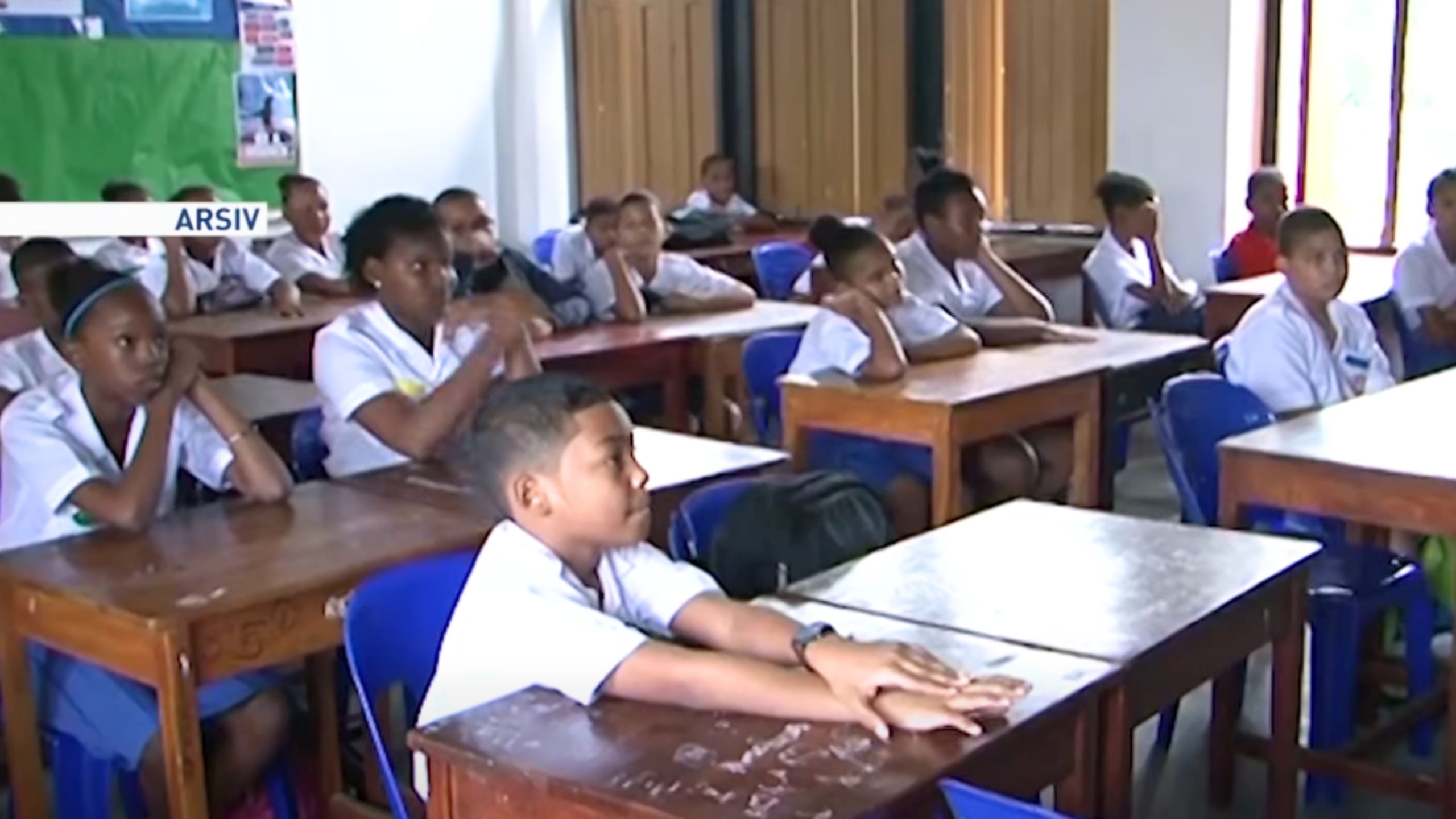 Minister Lasante i’n anons re-entrodiksyon progranm ‘screening’ pour bann etidyan Segonder .