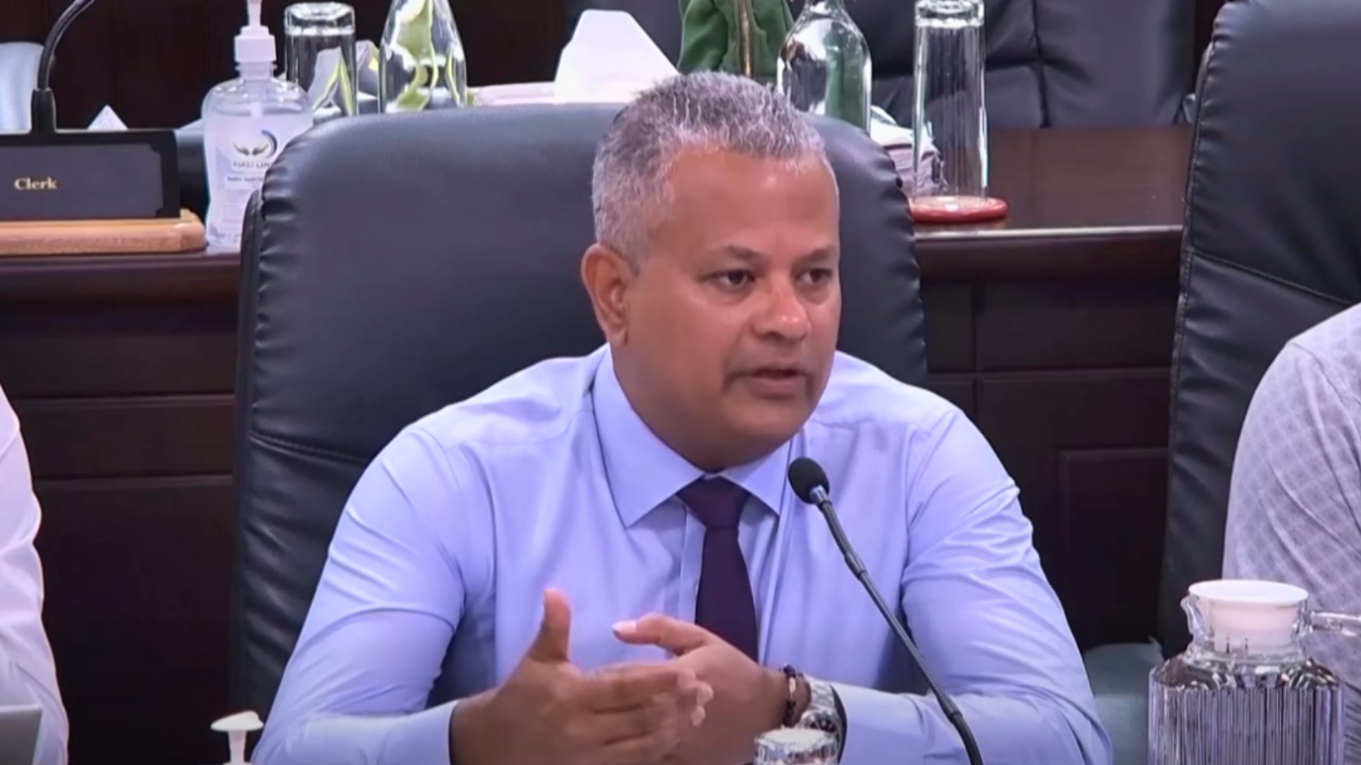 I annan 5,027 aplikan ki’n ouver en kont avek HFC e pe espere pou ganny en lakaz.
