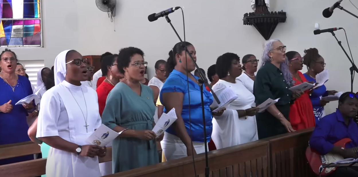 Katedral Imakile Konsepsyon i’n fer lanmes aksyon de gras, la ki Sesel pe selebre son 50yenm laniverser Lendepandans. Katedral Imakile Konsepsyon i’n fer lanmes aksyon de gras, la ki Sesel pe selebre son 50yenm laniverser Lendepandans.