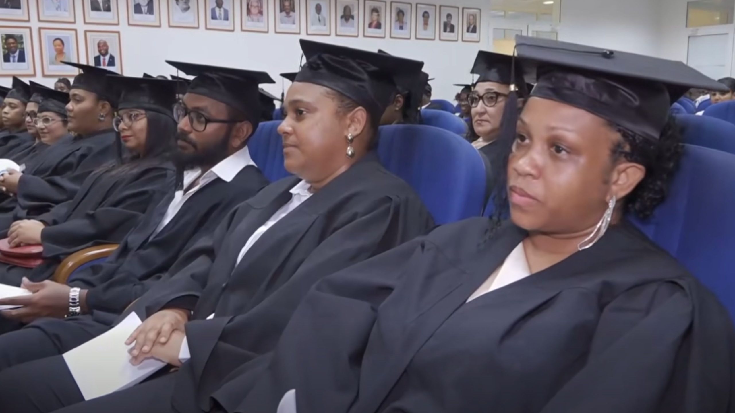 24 ners in ganny rekonnet dan en seremoni apre ki zot in konplet zot letid lo nivo ‘Bachelors’ ek ‘Masters’ 24 ners in ganny rekonnet dan en seremoni apre ki zot in konplet zot letid lo nivo ‘Bachelors’ ek ‘Masters’