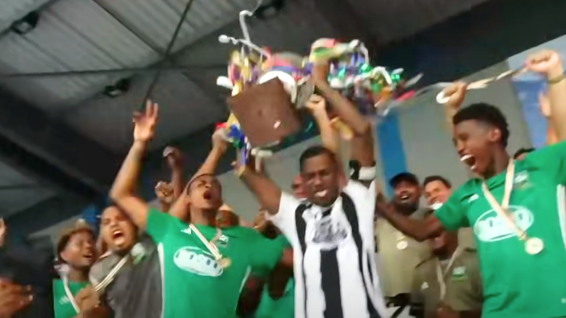 Lekip Foutbol ‘Bazar Brothers’ in ganny lord pou pa al konpetisyon Repiblik Demokratik Kongo. Lekip Foutbol ‘Bazar Brothers’ in ganny lord pou pa al konpetisyon Repiblik Demokratik Kongo.